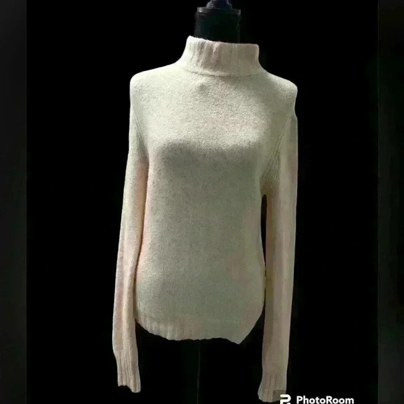 Turtleneck - Picture 1 of 6